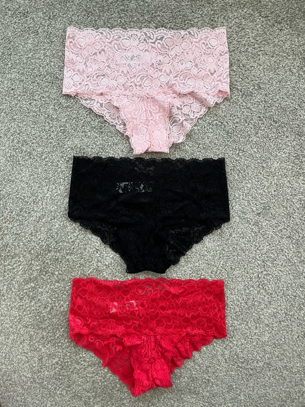 NWT Quince 3 Pack Lace Panties Size Small in Red, Pink and Black